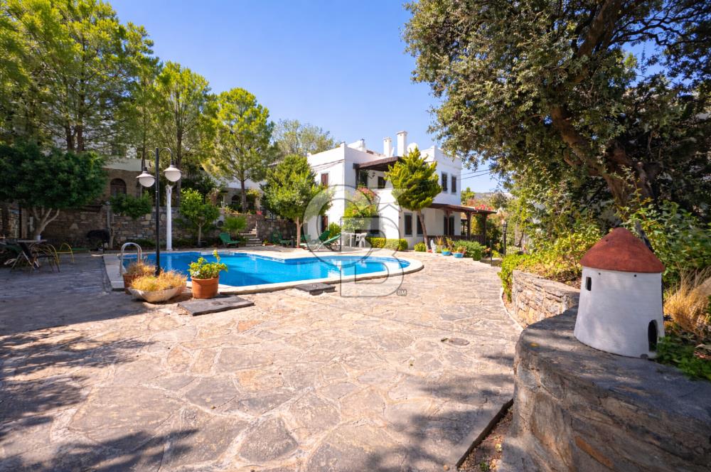 BODRUM,ESKİÇEŞMEDE MARİNA'YA YAKIN BAHÇELİ DUBLEKS VİLLA 150 M2