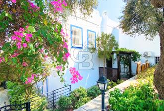 BODRUM,ESKİÇEŞMEDE MARİNA'YA YAKIN BAHÇELİ DUBLEKS VİLLA 150 M2 - 1 - 343567