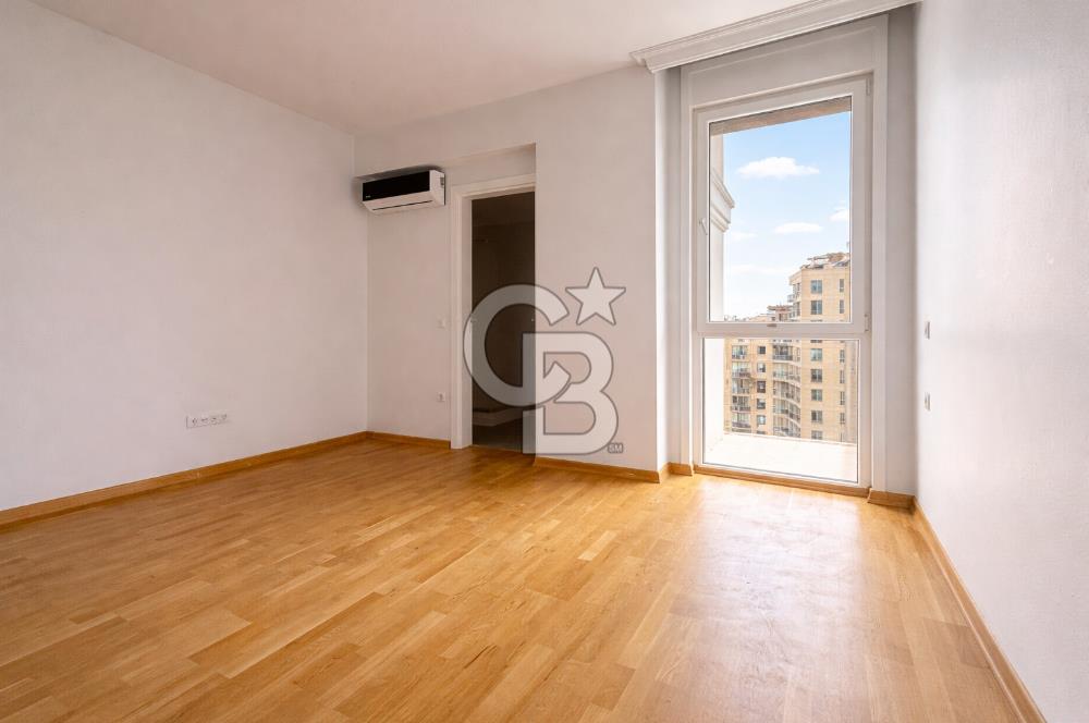 FENERBAHÇE,CEMİL TOPUZLU CADDESİ ÜZERİNDE 135 M2 3+1