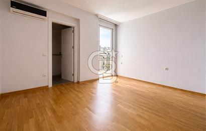 FENERBAHÇE,CEMİL TOPUZLU CADDESİ ÜZERİNDE 135 M2 3+1