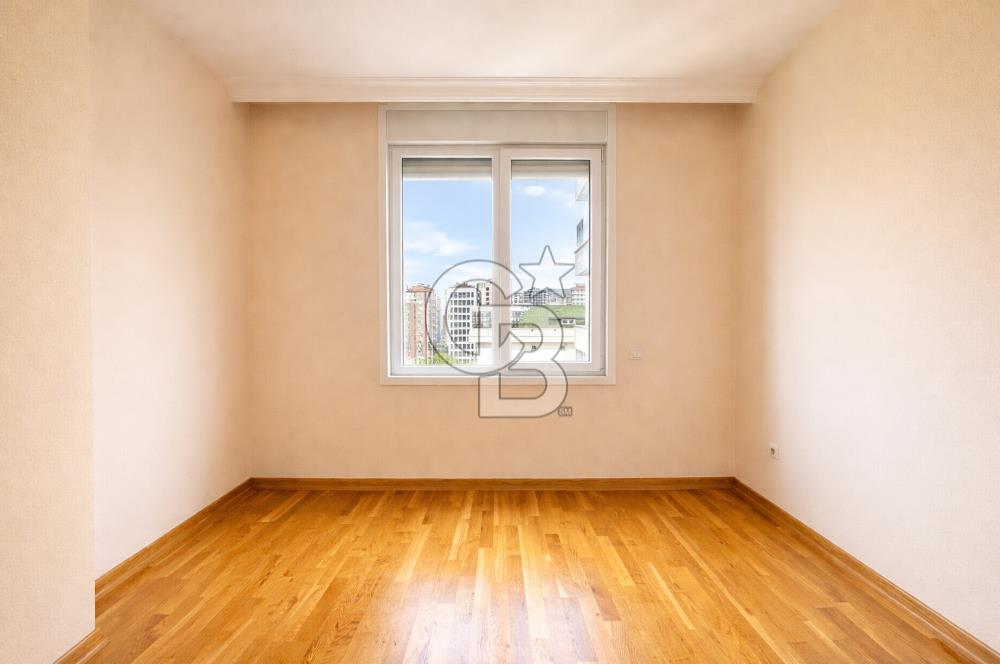 FENERBAHÇE,CEMİL TOPUZLU CADDESİ ÜZERİNDE 135 M2 3+1