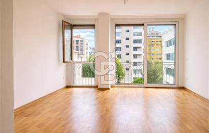 FENERBAHÇE,CEMİL TOPUZLU CADDESİ ÜZERİNDE 135 M2 3+1