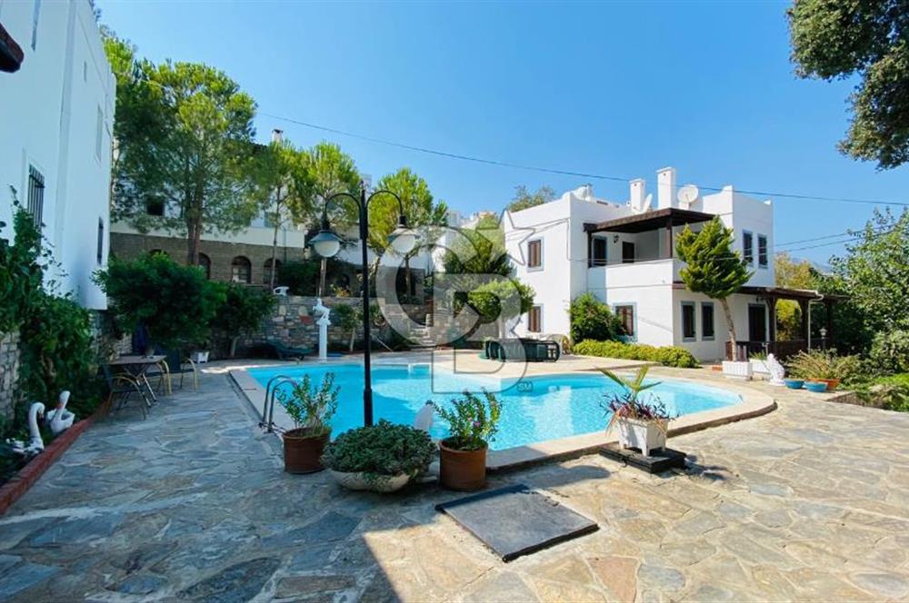 BODRUM,ESKİÇEŞMEDE MARİNA'YA YAKIN BAHÇELİ DUBLEKS VİLLA 150 M2