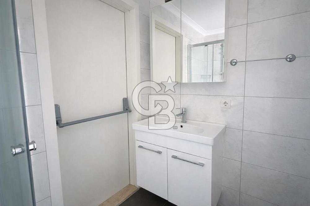 FENERBAHÇE,CEMİL TOPUZLU CADDESİ ÜZERİNDE 135 M2 3+1