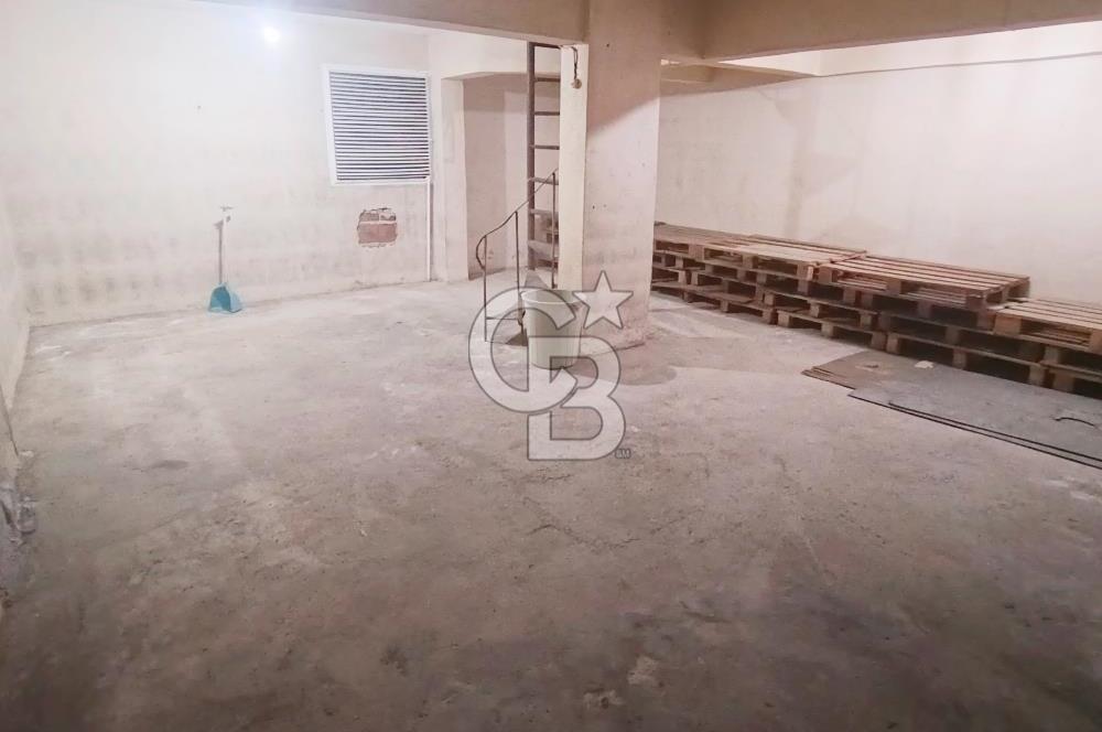 Şehremini de depolu kiralık dükkan 
