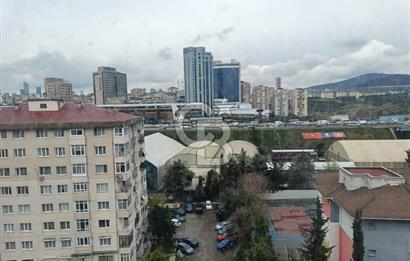 Bostancı Kaya Sitesi'nde 12. Kat Önü Açık ve Ferah 3+1 Kiralık Daire 