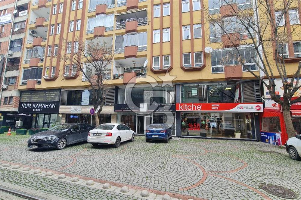 İZMİT MERKEZDE KURUMSALA UYGUN 200m² PRESTİJLİ KİRALIK MAĞAZA