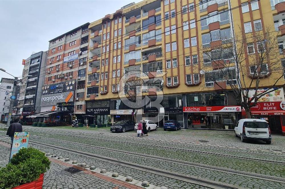 İZMİT MERKEZDE KURUMSALA UYGUN 200m² PRESTİJLİ KİRALIK MAĞAZA