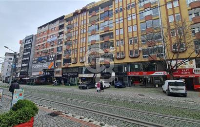 İZMİT MERKEZDE KURUMSALA UYGUN 200m² PRESTİJLİ KİRALIK MAĞAZA