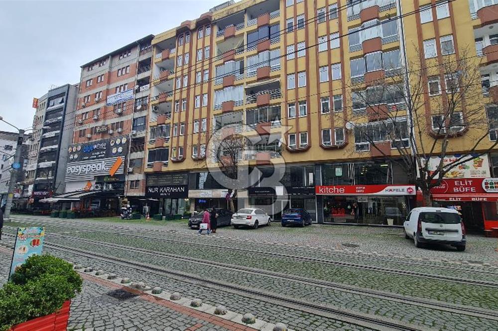İZMİT MERKEZDE KURUMSALA UYGUN 200m² PRESTİJLİ KİRALIK MAĞAZA