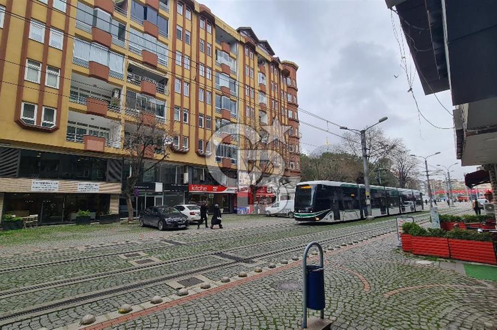İZMİT MERKEZDE KURUMSALA UYGUN 200m² PRESTİJLİ KİRALIK MAĞAZA