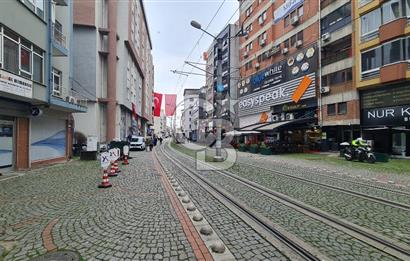 İZMİT MERKEZDE KURUMSALA UYGUN 200m² PRESTİJLİ KİRALIK MAĞAZA