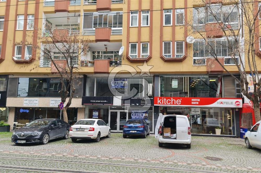İZMİT MERKEZDE KURUMSALA UYGUN 200m² PRESTİJLİ KİRALIK MAĞAZA