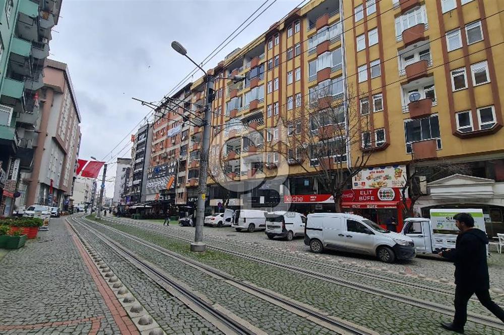 İZMİT MERKEZDE KURUMSALA UYGUN 200m² PRESTİJLİ KİRALIK MAĞAZA