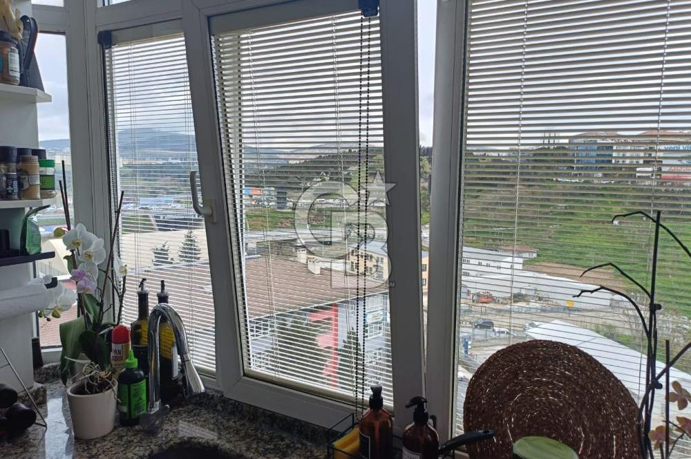 Bostancı Kaya Sitesi'nde 12. Kat Önü Açık ve Ferah 3+1 Kiralık Daire 