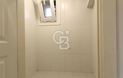 Bostancı Kaya Sitesi'nde 12. Kat Önü Açık ve Ferah 3+1 Kiralık Daire 