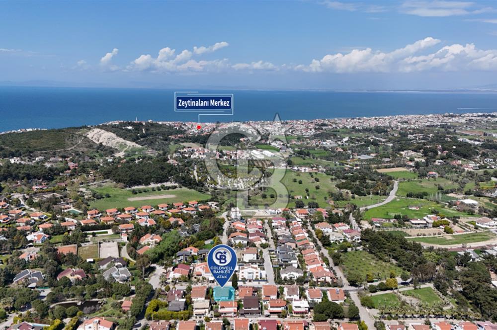 Urla Şirinkent'te Öztuncer Sitesinde Satılık 5+2 Villa