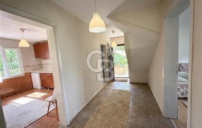 972 m² Bahçede Bağımsız Girişli 3 Katlı Müstakil Ev