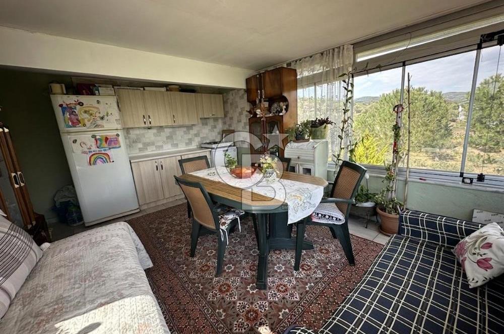 972 m² Bahçede Bağımsız Girişli 3 Katlı Müstakil Ev