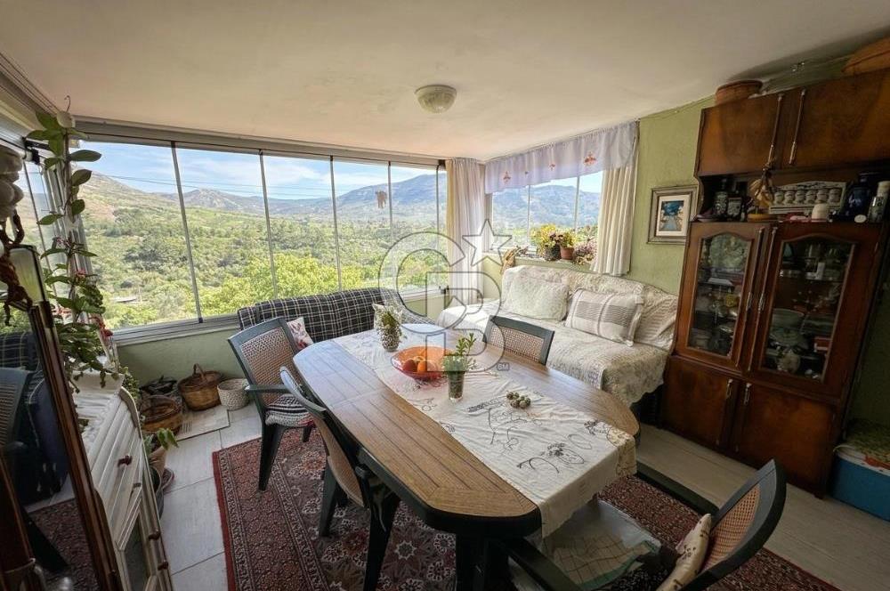 972 m² Bahçede Bağımsız Girişli 3 Katlı Müstakil Ev