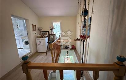 972 m² Bahçede Bağımsız Girişli 3 Katlı Müstakil Ev