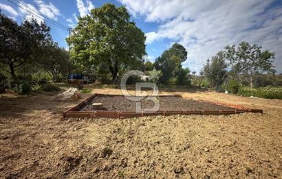 972 m² Bahçede Bağımsız Girişli 3 Katlı Müstakil Ev