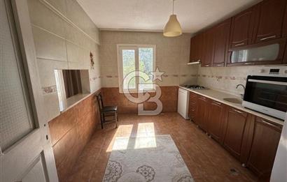 972 m² Bahçede Bağımsız Girişli 3 Katlı Müstakil Ev