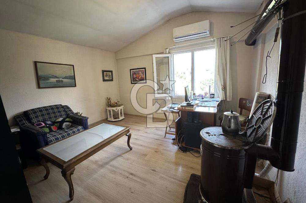 972 m² Bahçede Bağımsız Girişli 3 Katlı Müstakil Ev