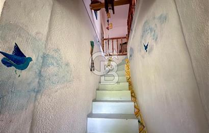 972 m² Bahçede Bağımsız Girişli 3 Katlı Müstakil Ev