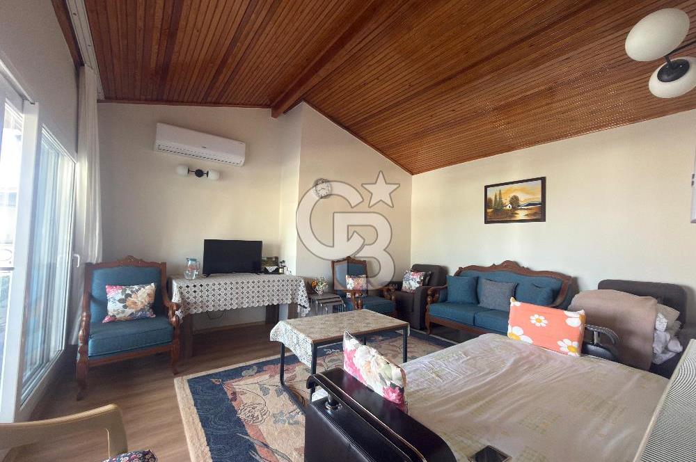 Urla Şirinkent'te Öztuncer Sitesinde Satılık 5+2 Villa