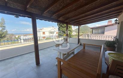 Urla Şirinkent'te Öztuncer Sitesinde Satılık 5+2 Villa