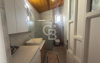 Urla Şirinkent'te Öztuncer Sitesinde Satılık 5+2 Villa