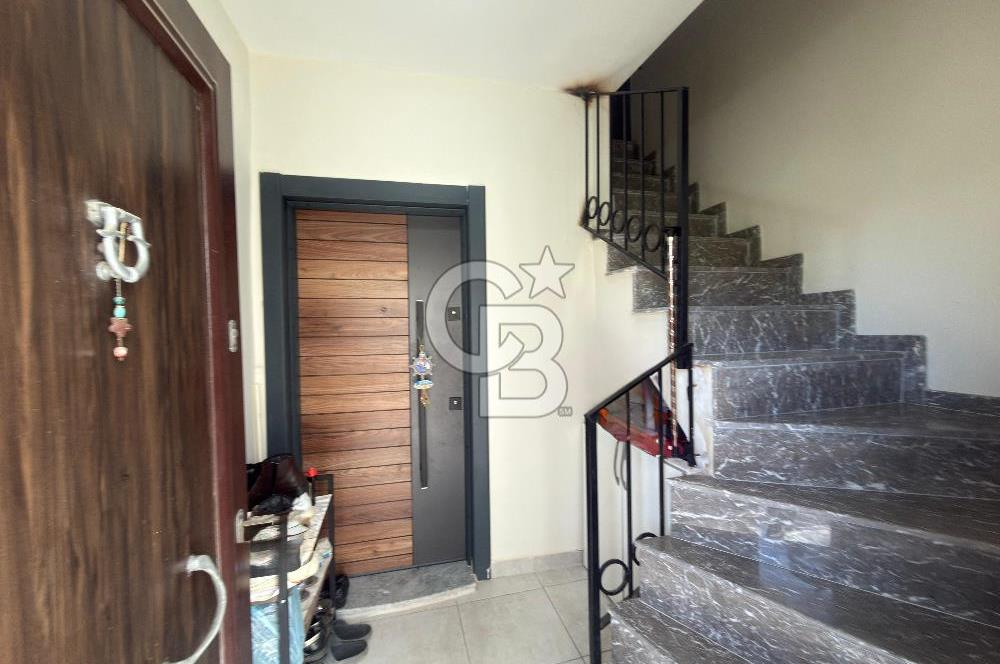 Urla Şirinkent'te Öztuncer Sitesinde Satılık 5+2 Villa