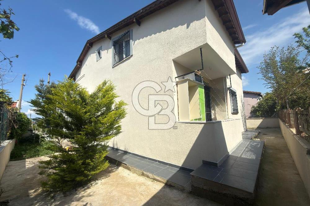Urla Şirinkent'te Öztuncer Sitesinde Satılık 5+2 Villa