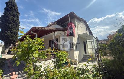 Urla Şirinkent'te Öztuncer Sitesinde Satılık 5+2 Villa