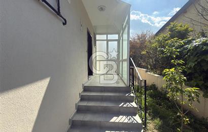 Urla Şirinkent'te Öztuncer Sitesinde Satılık 5+2 Villa