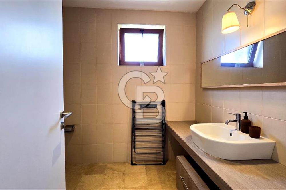Türkbükü Hebil Doğa Hanımeli Sitesinde İskeleli Kiralık 3+1