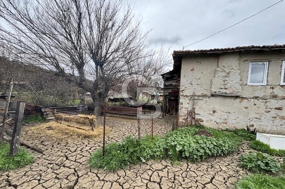 BAYRAMİÇ YAYLACIK KÖYÜNDE DOĞA İLE İÇ İÇE SATILIK BAHÇELİ TAŞ EV