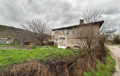 BAYRAMİÇ YAYLACIK KÖYÜNDE DOĞA İLE İÇ İÇE SATILIK BAHÇELİ TAŞ EV