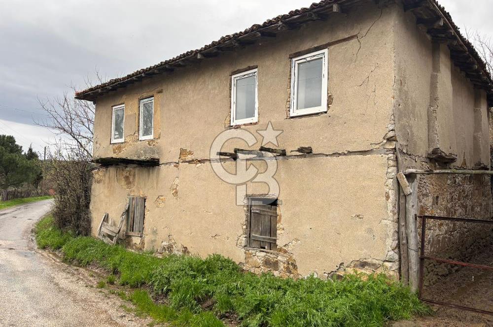 BAYRAMİÇ YAYLACIK KÖYÜNDE DOĞA İLE İÇ İÇE SATILIK BAHÇELİ TAŞ EV