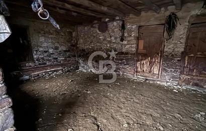 BAYRAMİÇ YAYLACIK KÖYÜNDE DOĞA İLE İÇ İÇE SATILIK BAHÇELİ TAŞ EV