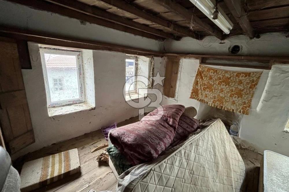 BAYRAMİÇ YAYLACIK KÖYÜNDE DOĞA İLE İÇ İÇE SATILIK BAHÇELİ TAŞ EV