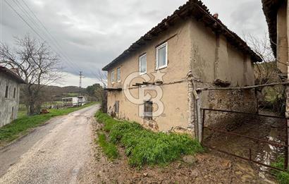 BAYRAMİÇ YAYLACIK KÖYÜNDE DOĞA İLE İÇ İÇE SATILIK BAHÇELİ TAŞ EV