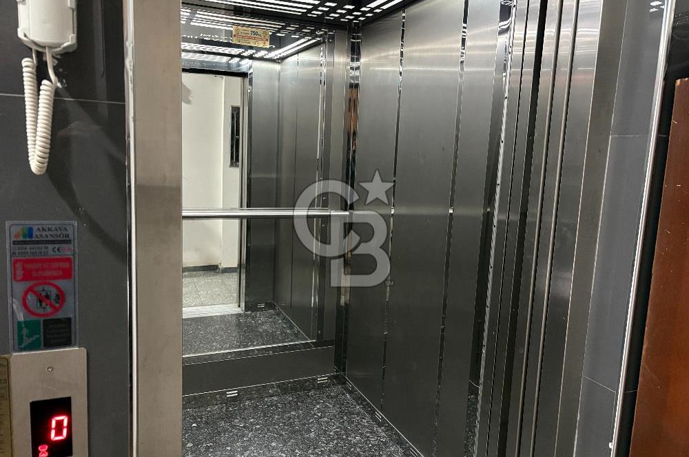 KARTAL KARLIKTEPE KATTA TEK SATILIK 3+1 DAİRE