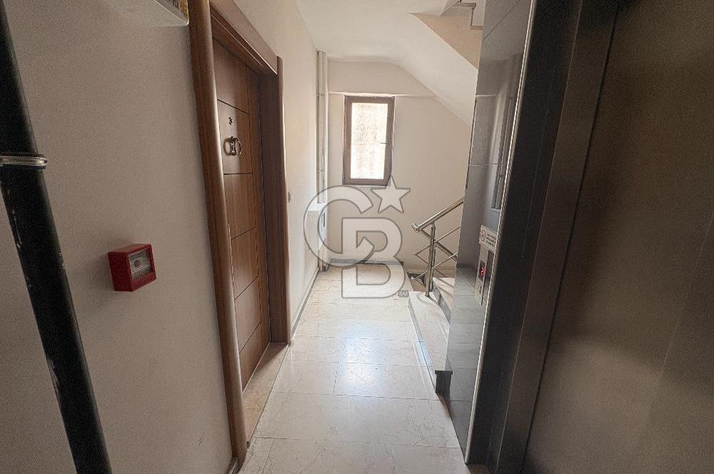 KARTAL KARLIKTEPE KATTA TEK SATILIK 3+1 DAİRE