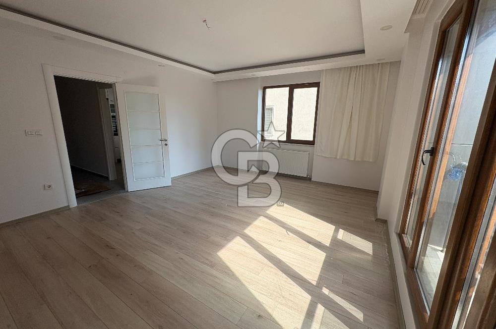 KARTAL KARLIKTEPE KATTA TEK SATILIK 3+1 DAİRE