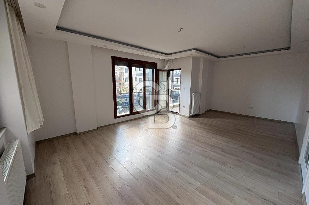 KARTAL KARLIKTEPE KATTA TEK SATILIK 3+1 DAİRE
