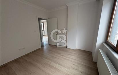 KARTAL KARLIKTEPE KATTA TEK SATILIK 3+1 DAİRE