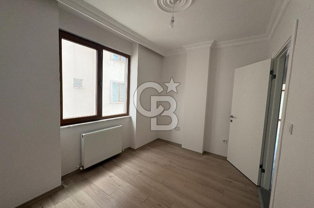 KARTAL KARLIKTEPE KATTA TEK SATILIK 3+1 DAİRE
