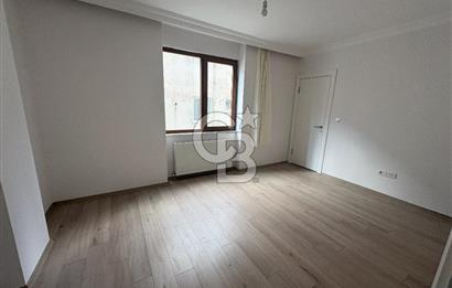 KARTAL KARLIKTEPE KATTA TEK SATILIK 3+1 DAİRE